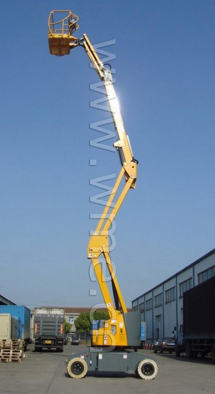 Self-propelled Aerial Work Platform with articulated boom