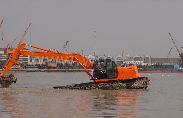 amphibious excavator, amphibious excavator dredging, marsh buggy, amphibian excavator, amphibian excavator, amphibie machines, amphibien-bagger, amphibious buggy, dragline excavator, dredger excavator, excavator with pontoon, floating excavator, marsh buggies, marsh buggy, marsh buggy excavator, marsh excavator, marshbuggies, marshbuggy, pontoon excavator, swamp buggy excavator, swamp excavator, wetland equipment, wetland excavator, drain excavator