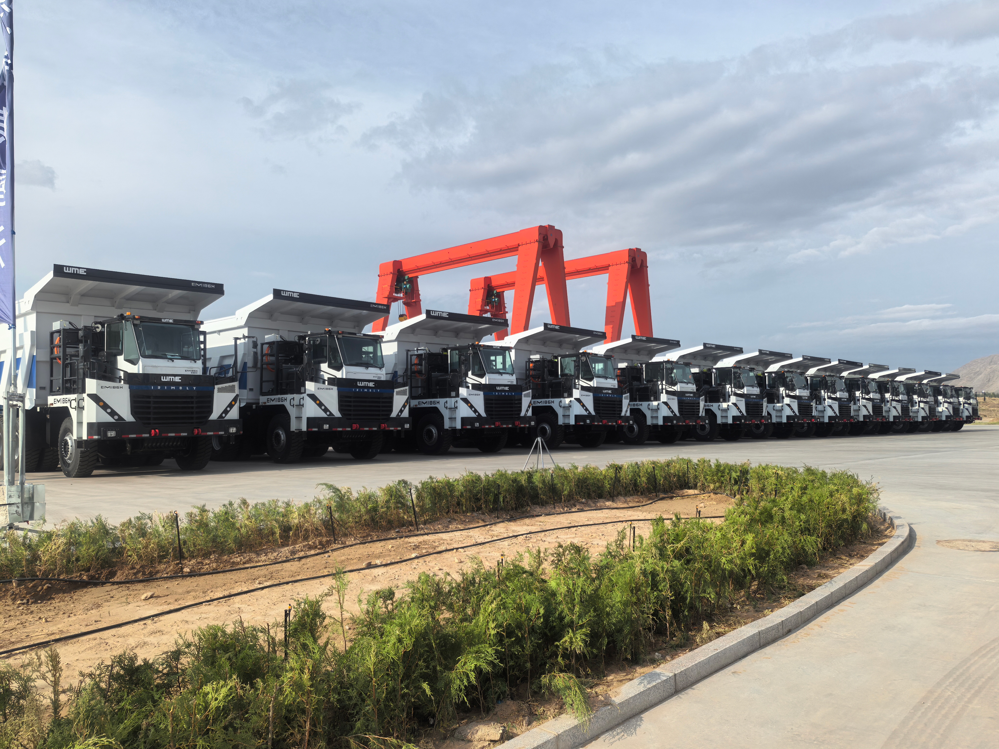 EM186H - China mining dump truck