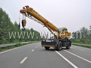 Rough Terrain Crane QRY30