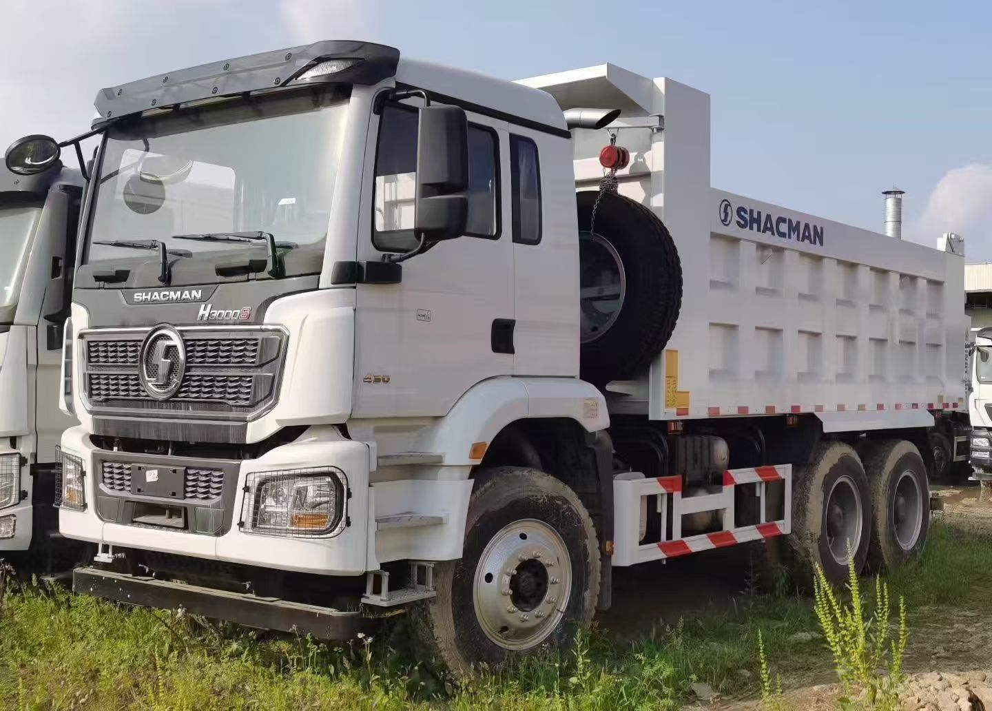 SHACMAN H3000S - SHACMAN Wide-body dump truck
