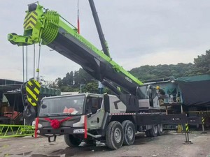 ZTC1600VS8 - ZOOMLION ZTC1600VS8 - ZOOMLION Truck Crane